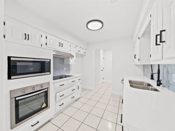 3802  Roan Circle , Garland Texas 75043