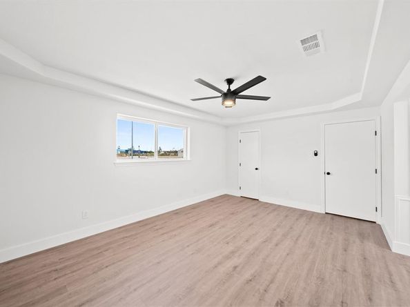 3802  Roan Circle , Garland Texas 75043