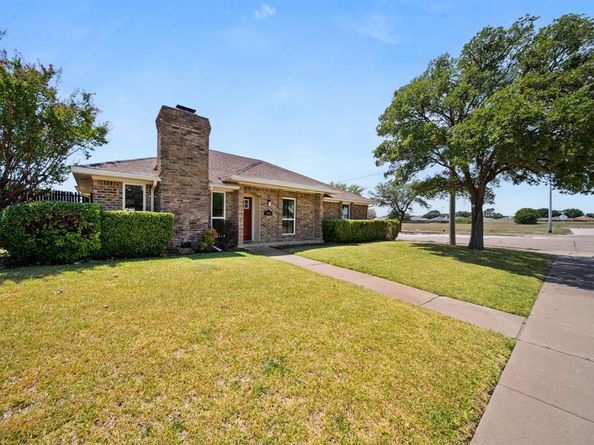 3802  Roan Circle , Garland Texas 75043