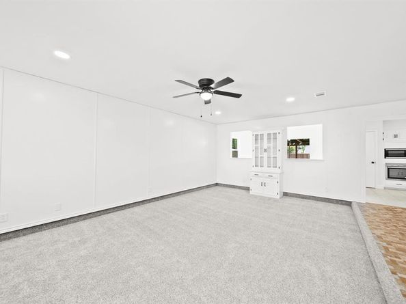 3802  Roan Circle , Garland Texas 75043