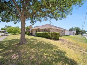 3802  Roan Circle , Garland Texas 75043