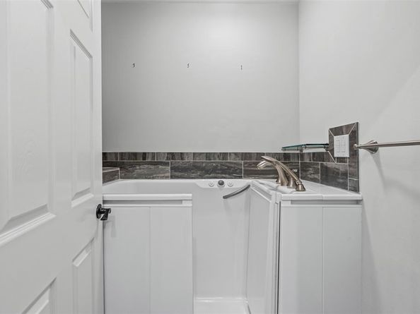 417  Verna Trail N, Fort Worth Texas 76108