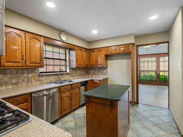 1101  Balfour Drive , Cedar Hill Texas 75104
