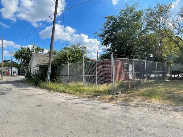 1807 S Malcolm X Boulevard , Dallas Texas 75226