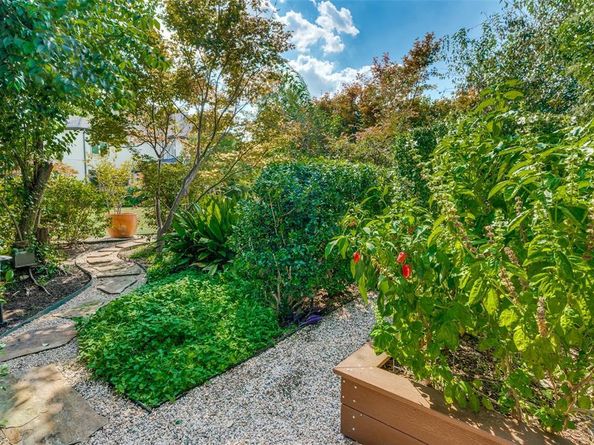 4731 N Lindhurst Avenue , Dallas Texas 75229