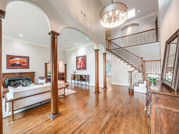 4731 N Lindhurst Avenue , Dallas Texas 75229