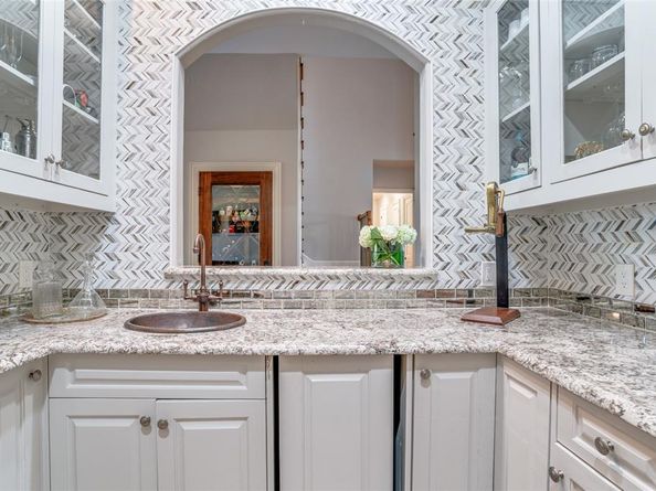 4731 N Lindhurst Avenue , Dallas Texas 75229