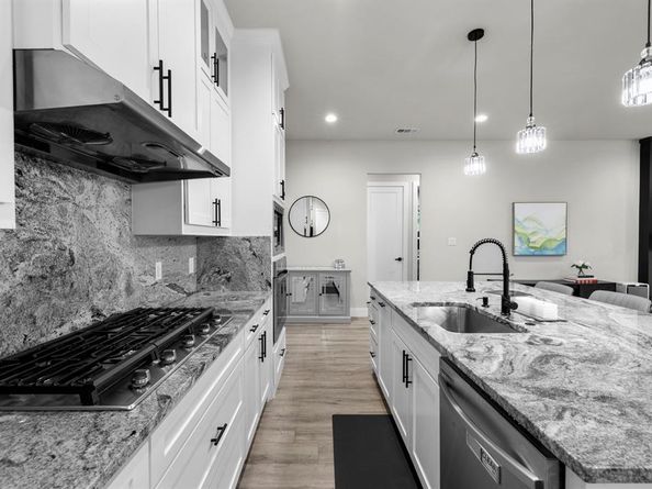 2318  Jonesboro Avenue , Dallas Texas 75228
