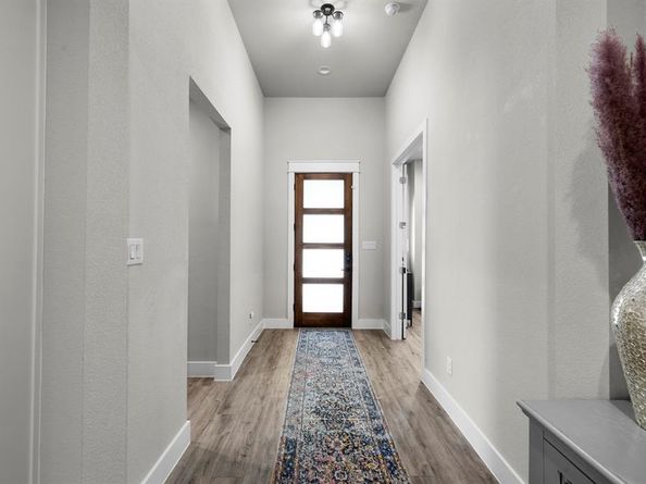 2318  Jonesboro Avenue , Dallas Texas 75228