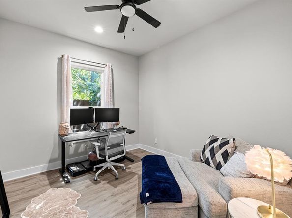 2318  Jonesboro Avenue , Dallas Texas 75228