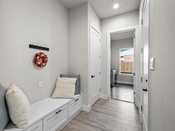 2318  Jonesboro Avenue , Dallas Texas 75228
