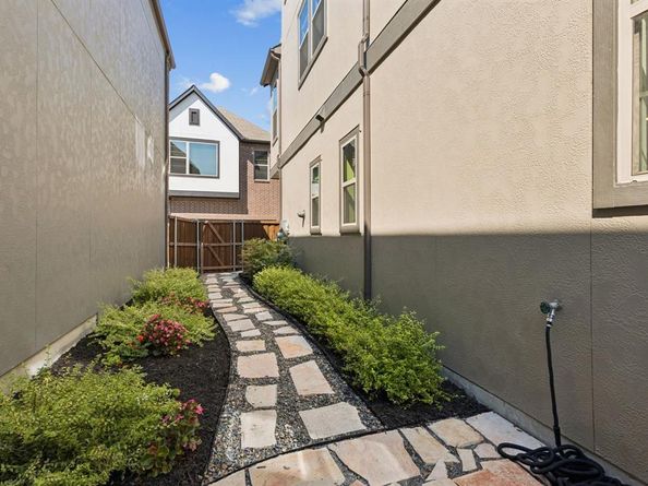 7112  Amber Grove Court , Dallas Texas 75231