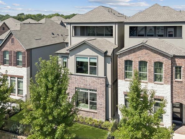 7112  Amber Grove Court , Dallas Texas 75231