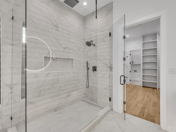 6231  McCommas Boulevard , Dallas Texas 75214