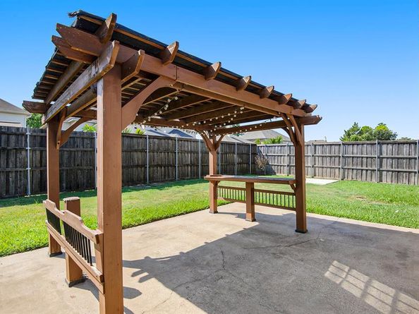 5915  Saddleridge Court , Grand Prairie Texas 75052