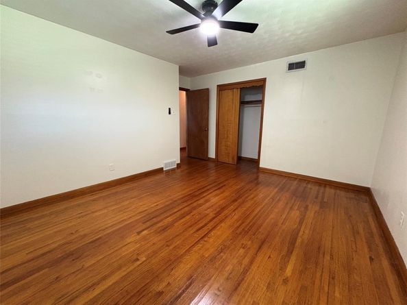 2523  Whitewood Drive , Dallas Texas 75233