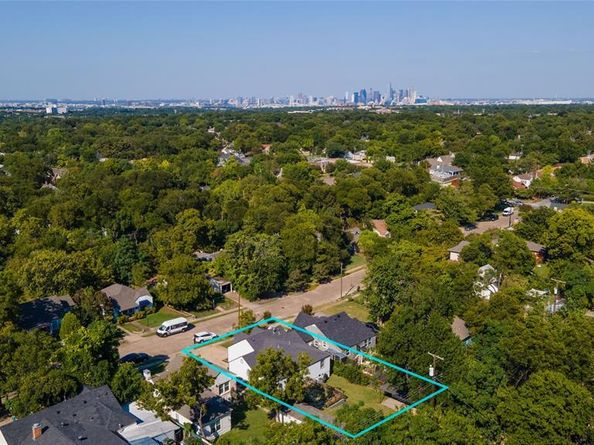 2842  Burlington Boulevard , Dallas Texas 75211