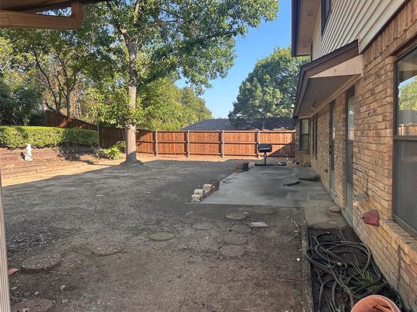 1705  Northtown Drive , Grand Prairie Texas 75050