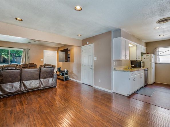 2605  Carten Street , Fort Worth Texas 76112