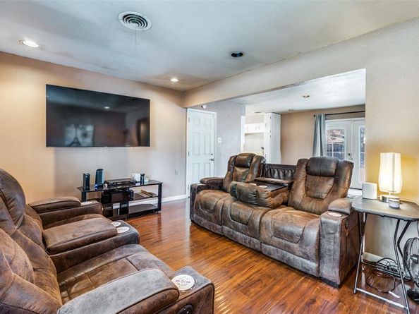 2605  Carten Street , Fort Worth Texas 76112