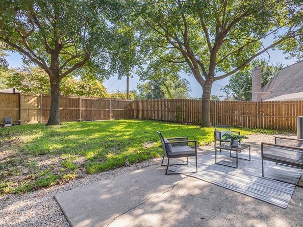 432  Pleasant Valley Lane , Richardson Texas 75080