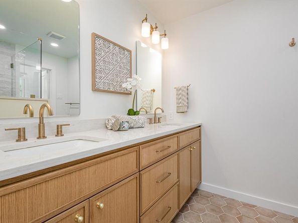 432  Pleasant Valley Lane , Richardson Texas 75080
