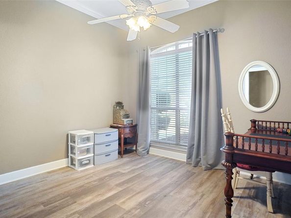 112  Ty Lane , Azle Texas 76020