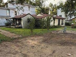 917  Walkway Street , Dallas Texas 75212