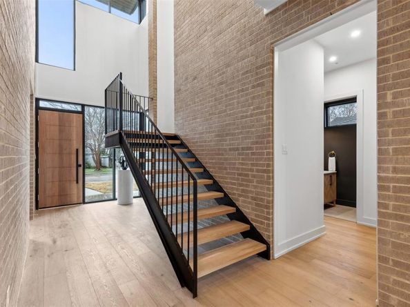 9015  Daytonia Avenue , Dallas Texas 75218