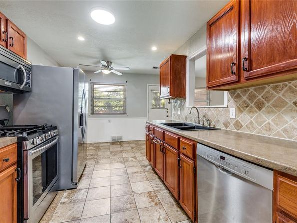 2733  Whitewood Drive , Dallas Texas 75233