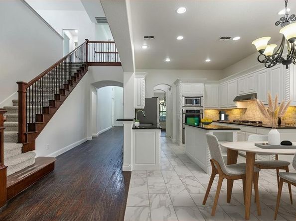 828  La Jolla  , Irving Texas 75039