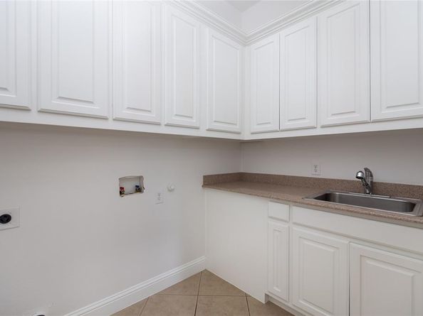828  La Jolla  , Irving Texas 75039