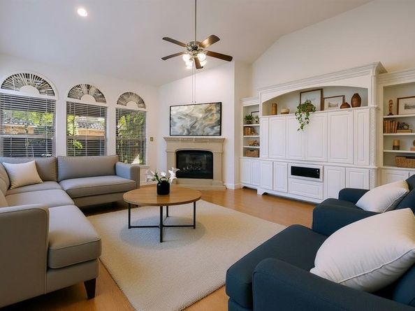 828  La Jolla  , Irving Texas 75039