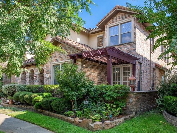 828  La Jolla  , Irving Texas 75039