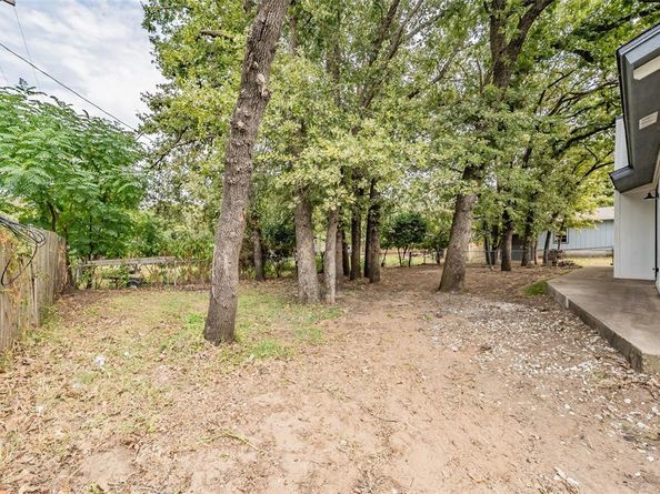 336  Oak Street , Azle Texas 76020