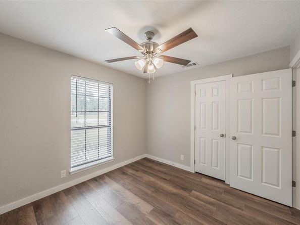 336  Oak Street , Azle Texas 76020