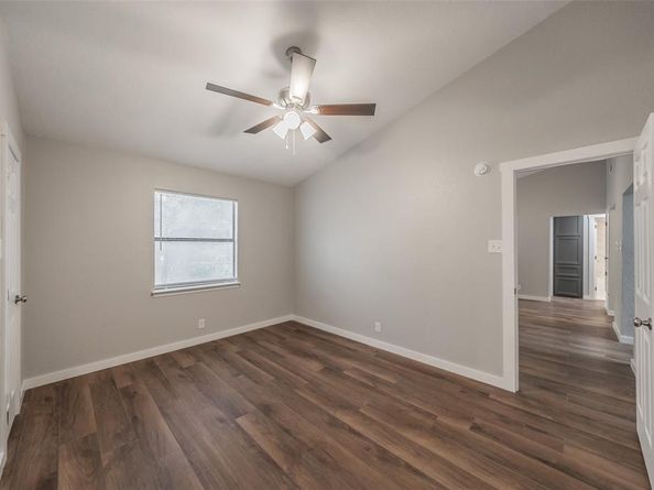 336  Oak Street , Azle Texas 76020
