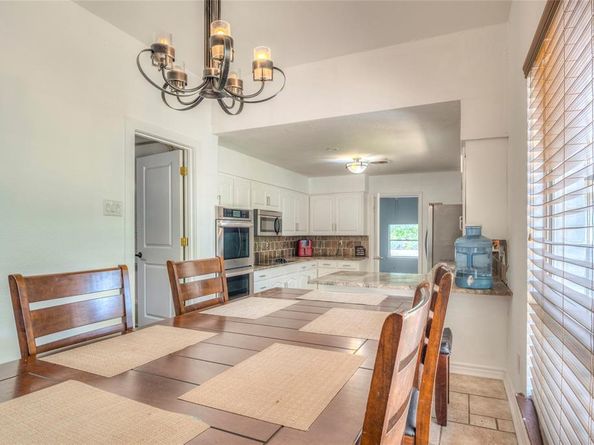 2804  Oak Cliff Lane , Arlington Texas 76012