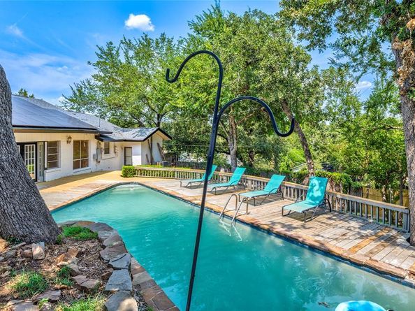 2804  Oak Cliff Lane , Arlington Texas 76012