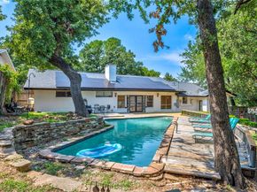 2804  Oak Cliff Lane , Arlington Texas 76012