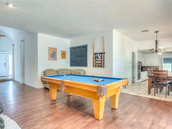 2804  Oak Cliff Lane , Arlington Texas 76012