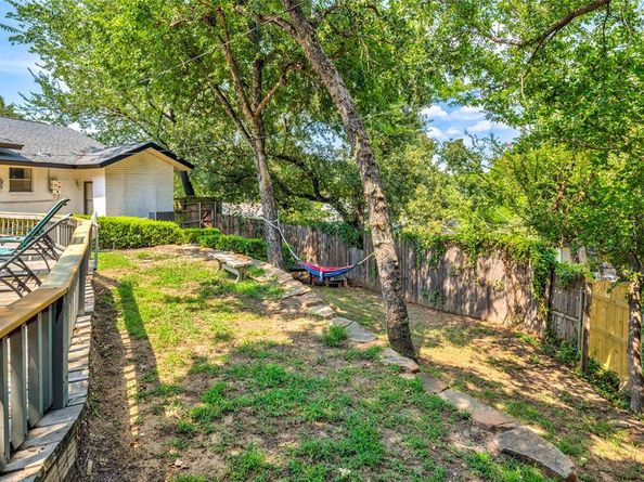 2804  Oak Cliff Lane , Arlington Texas 76012