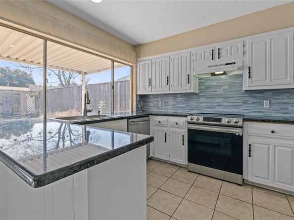 1722  Plantation Road , Garland Texas 75044