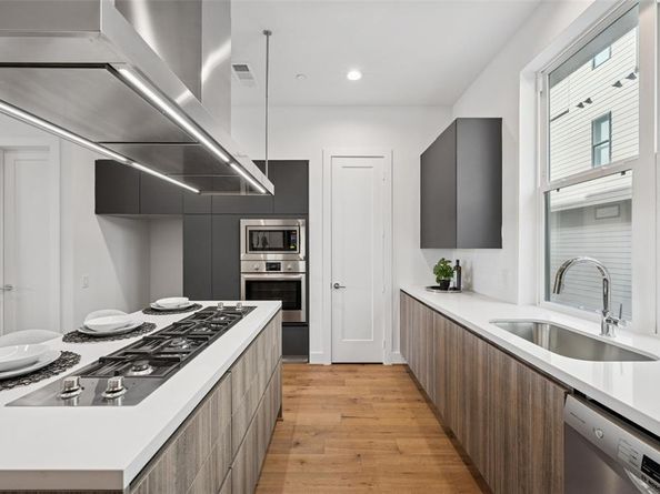 3064  Chimes Street , Dallas Texas 75219