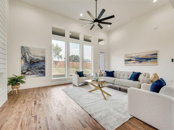 539 W Laureland Road , Dallas Texas 75232