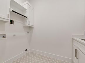 539 W Laureland Road , Dallas Texas 75232