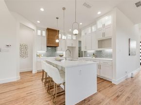 539 W Laureland Road , Dallas Texas 75232