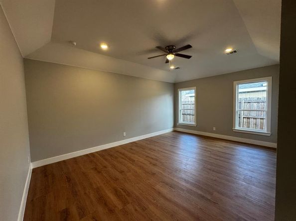 2533  Jonesboro Avenue , Dallas Texas 75228