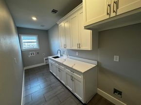 2533  Jonesboro Avenue , Dallas Texas 75228