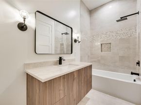 1121  Muncie Avenue , Dallas Texas 75212